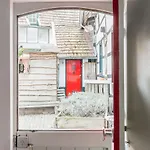 Дом отдыха Cozy In With Garden *