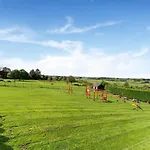 Cozy In With Garden Дом отдыха *