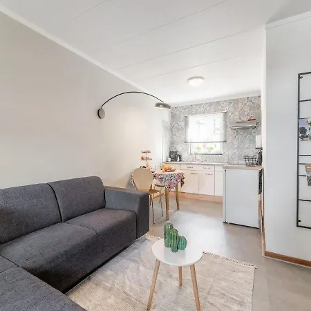 בית נופש Cozy In With Garden