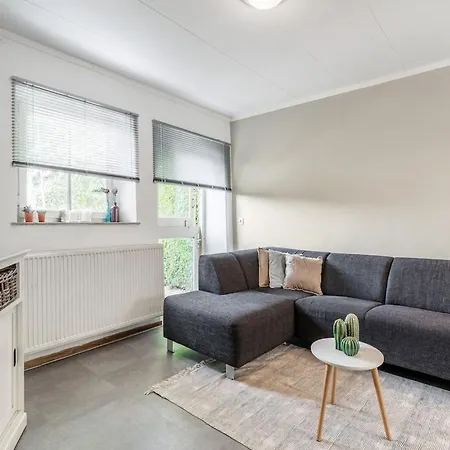 Cozy In With Garden בית נופש Voerendaal