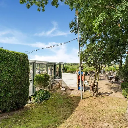 Cozy In With Garden בית נופש