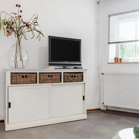 Semesterbostad Cozy In With Garden Voerendaal