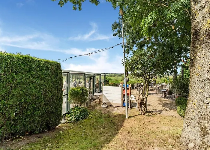 Cozy In With Garden בית נופש