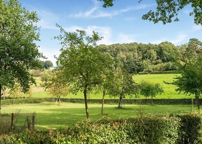 בית נופש Cozy In With Garden